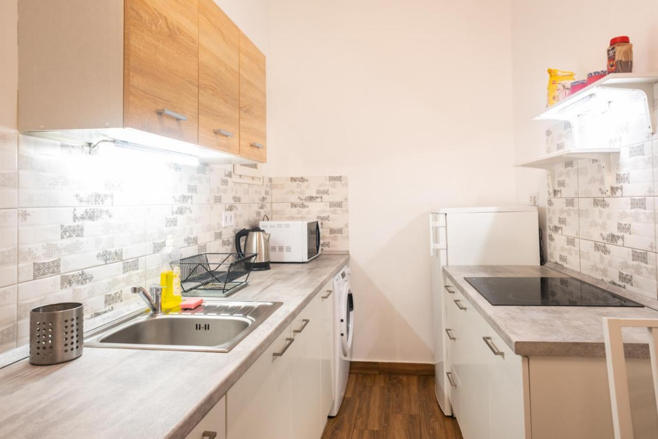 Cozy & Quiet Apartment Near Kiraly Street Free Parking, Ac, Perfect For 4 Guests! 부다페스트 외부 사진