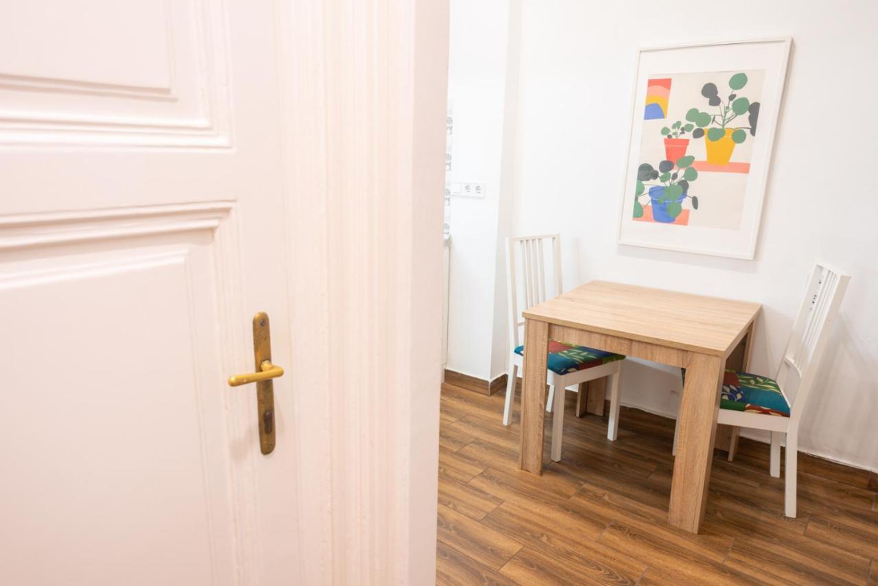 Cozy & Quiet Apartment Near Kiraly Street Free Parking, Ac, Perfect For 4 Guests! 부다페스트 외부 사진